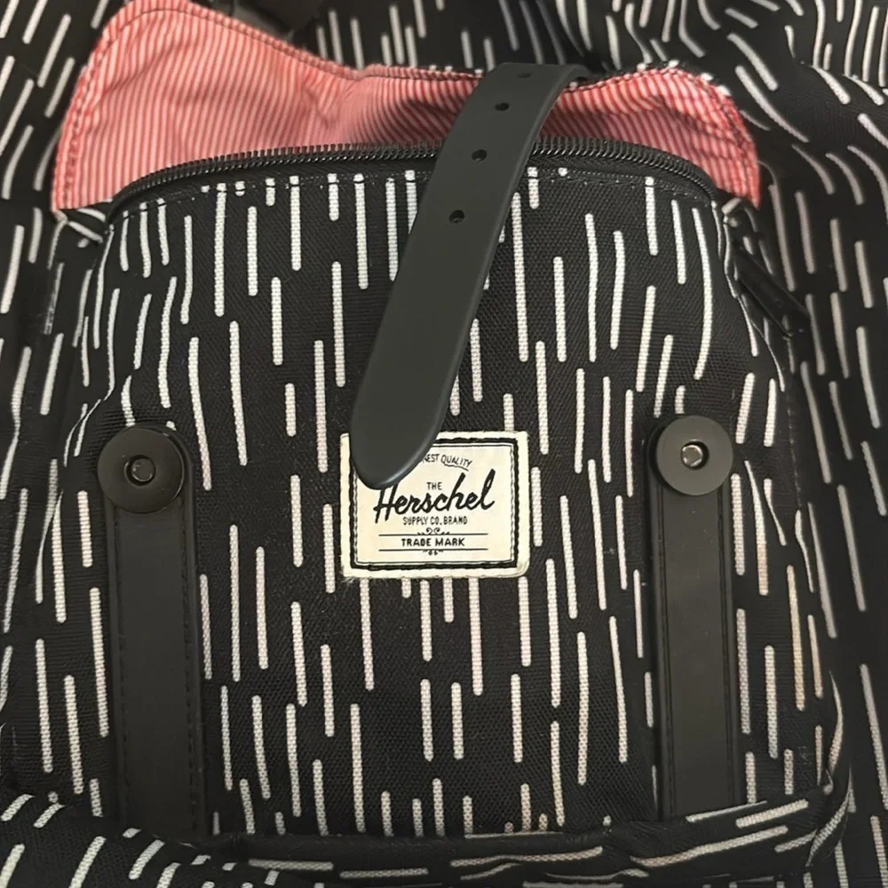 Hershel Mid-Volume Little America Backpack